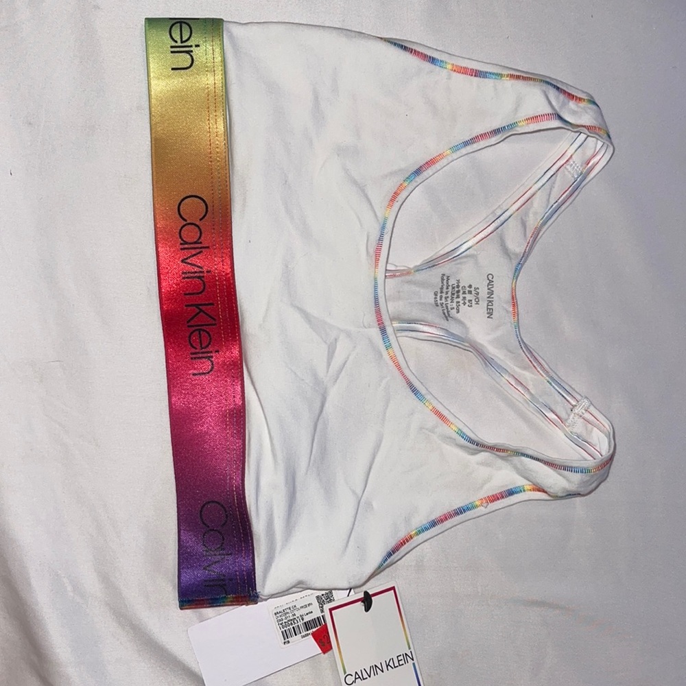 CALVIN KLEIN BRA NEVER WORN!! new with tags, SIZE: s